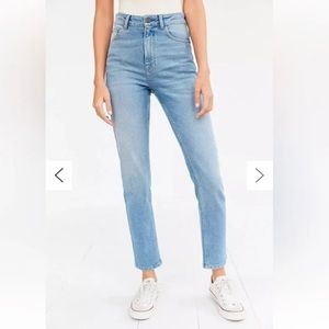 BDG Girlfriend Jeans